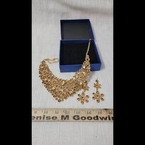 Gorgeous rhinestones necklace and earrings set AS IS B2